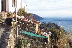 Xtrallusion offers characteristic Bed and Breakfast, B&B, Guest House, Hotel, Albergo and Country Lodge accommodation in Italy. Plus independent self-guided Walking, Adventure, Activity, Skiing and Paragliding Holiday itineraries on the Italian Rivieras, in the Italian Lakes, in the Italian Alps and in some of the most beautiful corners of Italy.